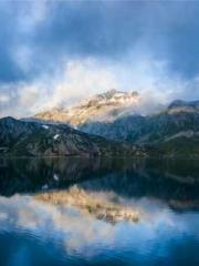 Retired War God Yang