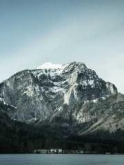 Ling Hao Qin Yuxin R